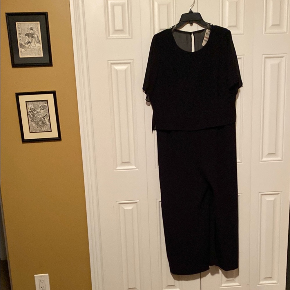 NWT size 12 wide leg jumpsuit